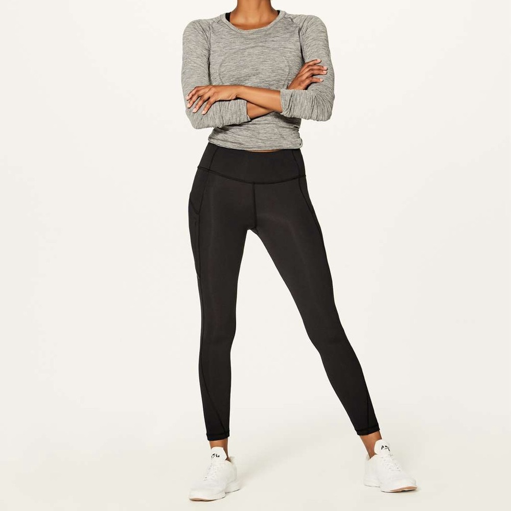 Lululemon Athletica Run On Black MidRise 25” inseam compression tight legging 6